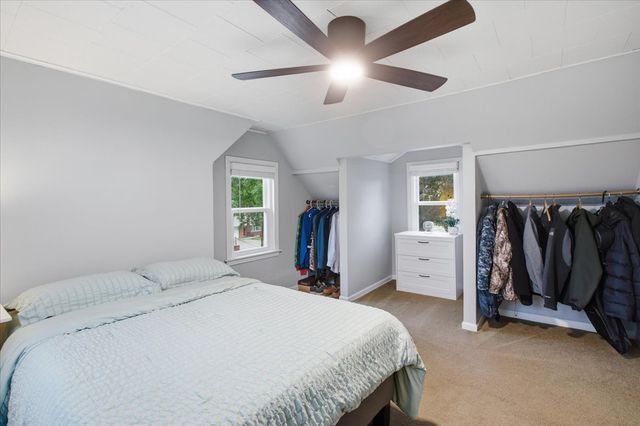 141 N cedar Street, Palatine, IL 60067