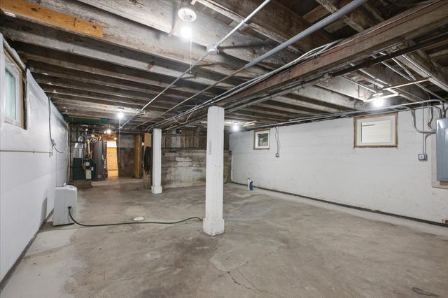 141 N cedar Street, Palatine, IL 60067