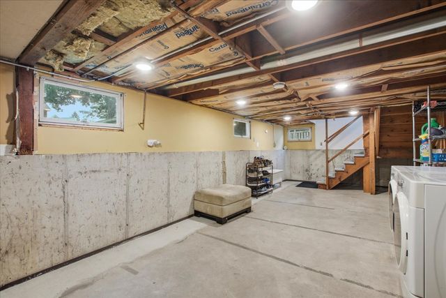 141 N cedar Street, Palatine, IL 60067