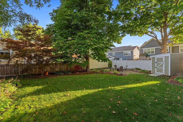 141 N cedar Street, Palatine, IL 60067