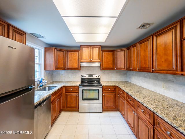 243C Mayflower Way, Monroe, NJ 08831