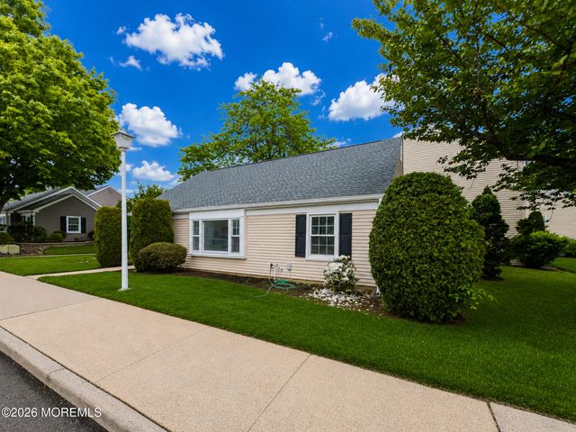 243C Mayflower Way, Monroe, NJ 08831