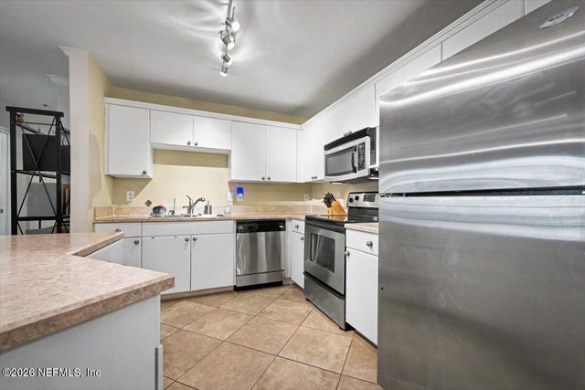 3591 KERNAN Boulevard 301, Jacksonville, FL 32224