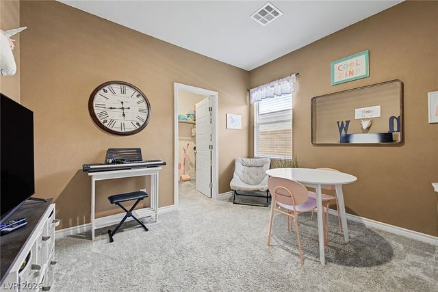 290 Fossil Falls Street, Henderson, NV 89015