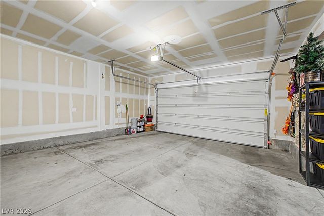 290 Fossil Falls Street, Henderson, NV 89015