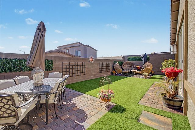 290 Fossil Falls Street, Henderson, NV 89015