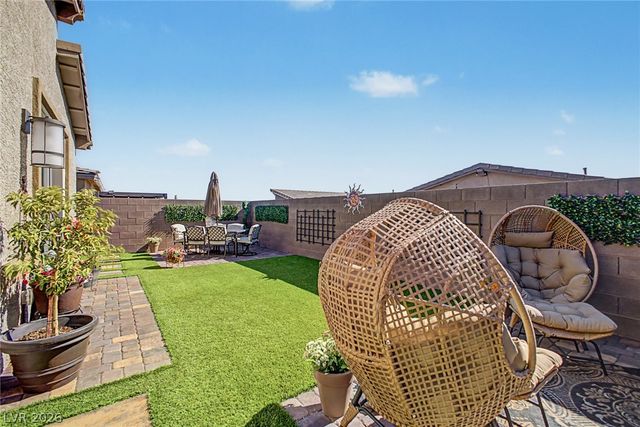290 Fossil Falls Street, Henderson, NV 89015