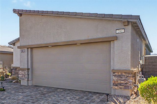 290 Fossil Falls Street, Henderson, NV 89015