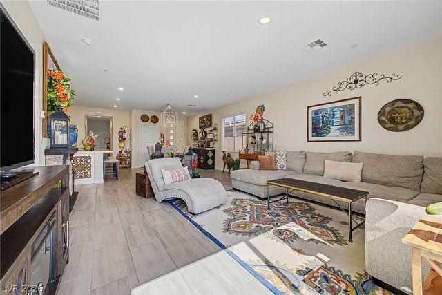 290 Fossil Falls Street, Henderson, NV 89015