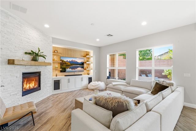 10224 Black Friar Court, Las Vegas, NV 89166
