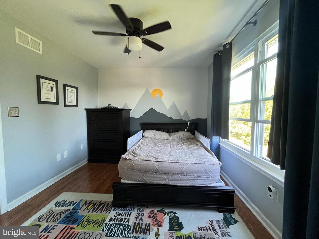 43 LYNWOOD DR, Chalfont, PA 18914