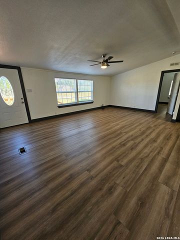 9008 Pocahontas, Spring Branch, TX 78070