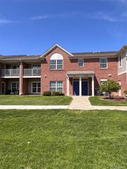 28263 S Pointe Lane 284, Chesterfield Township, MI 48051