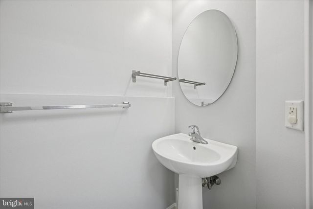 17 HILLVIEW CIR, Lansdowne, PA 19050