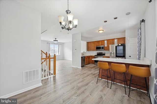 17 HILLVIEW CIR, Lansdowne, PA 19050