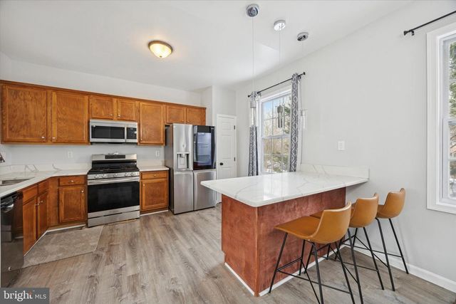 17 HILLVIEW CIR, Lansdowne, PA 19050