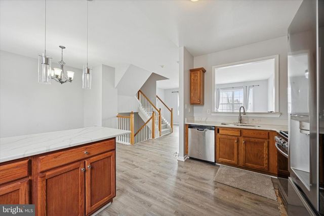 17 HILLVIEW CIR, Lansdowne, PA 19050