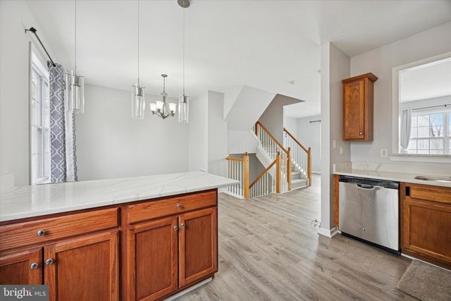 17 HILLVIEW CIR, Lansdowne, PA 19050