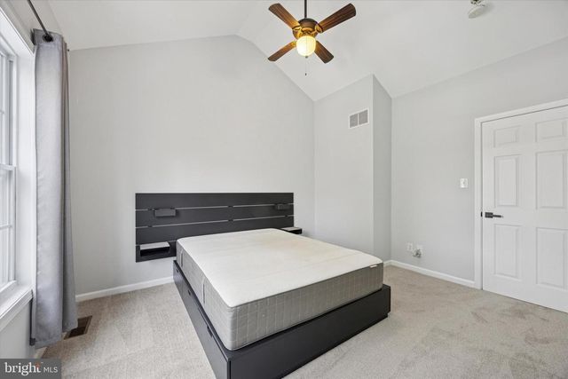 17 HILLVIEW CIR, Lansdowne, PA 19050