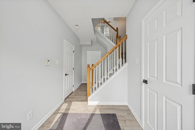 17 HILLVIEW CIR, Lansdowne, PA 19050