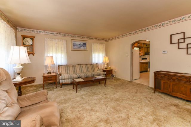 260 BEACON AVE, Paulsboro, NJ 08066