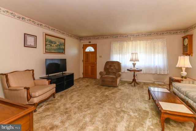 260 BEACON AVE, Paulsboro, NJ 08066