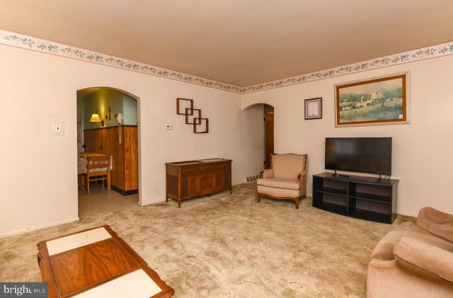 260 BEACON AVE, Paulsboro, NJ 08066
