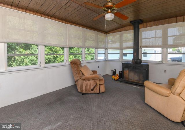 260 BEACON AVE, Paulsboro, NJ 08066