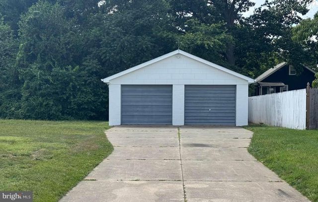 260 BEACON AVE, Paulsboro, NJ 08066