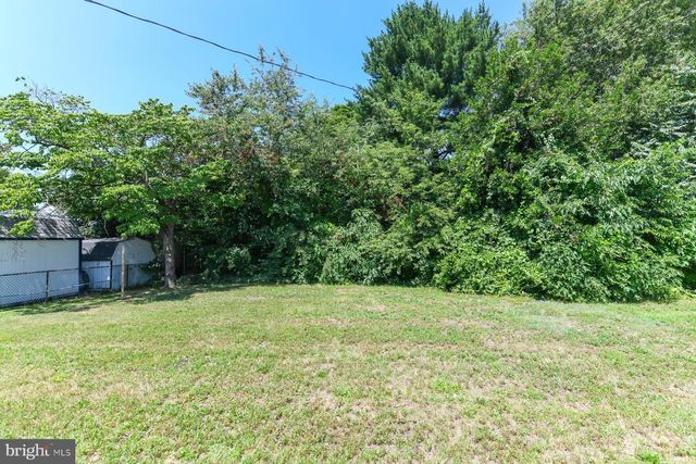 260 BEACON AVE, Paulsboro, NJ 08066