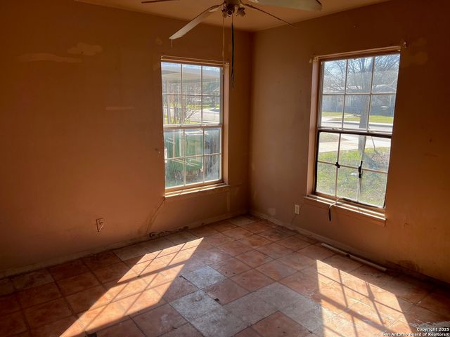 307 Cherry Ridge, San Antonio, TX 78213