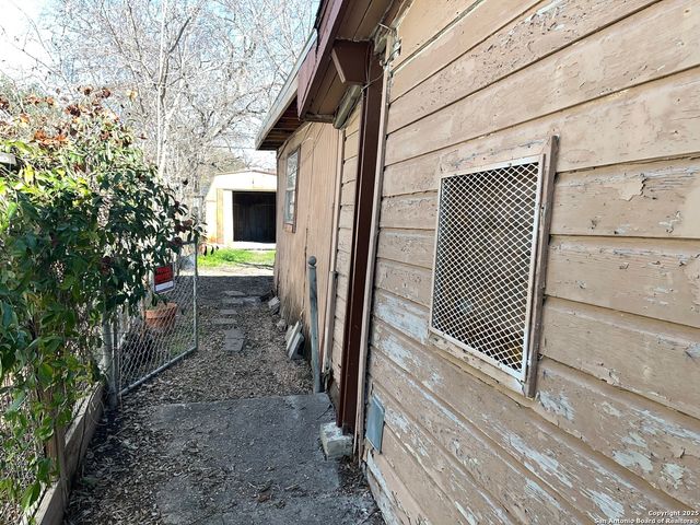 307 Cherry Ridge, San Antonio, TX 78213