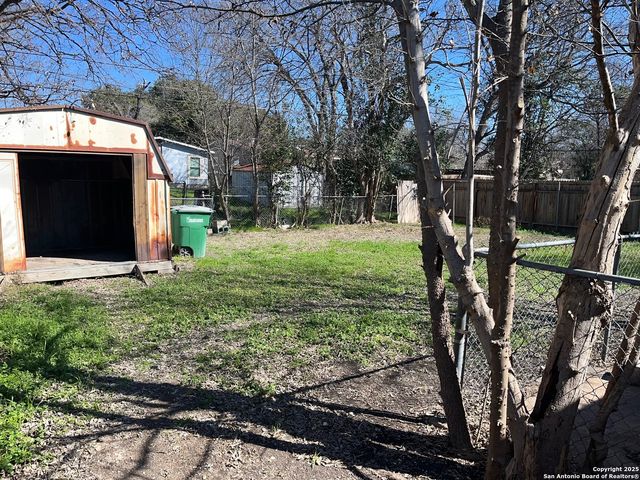 307 Cherry Ridge, San Antonio, TX 78213
