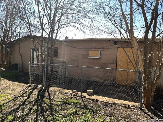 307 Cherry Ridge, San Antonio, TX 78213