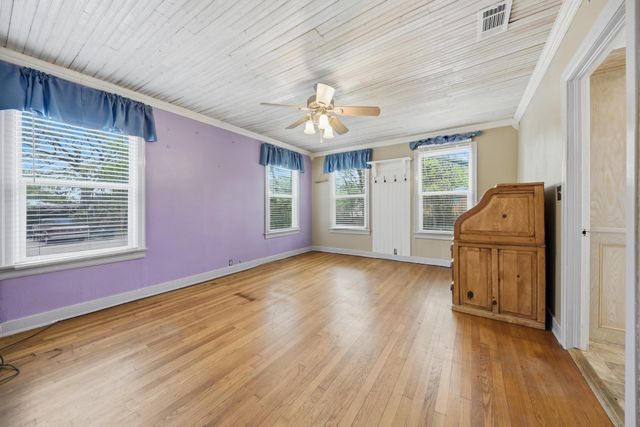 1284 E Hempstead Street, Giddings, TX 78942