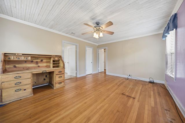 1284 E Hempstead Street, Giddings, TX 78942