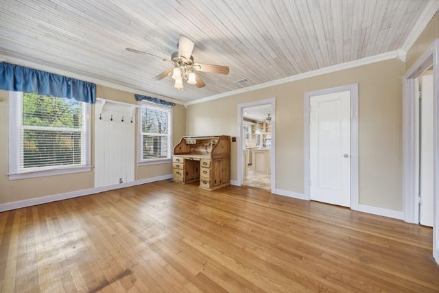 1284 E Hempstead Street, Giddings, TX 78942