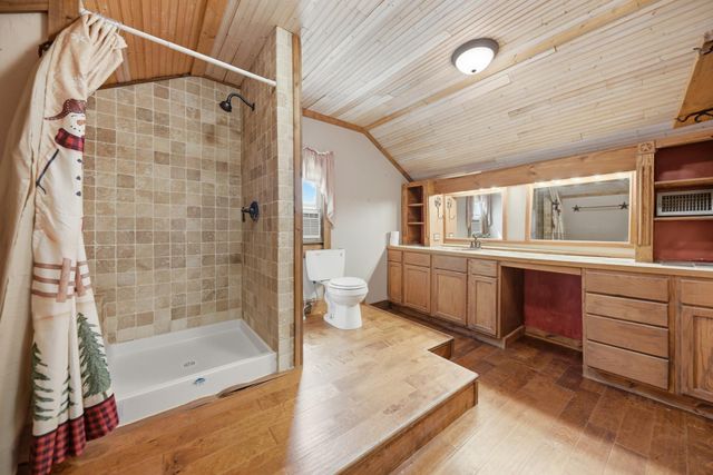 1284 E Hempstead Street, Giddings, TX 78942