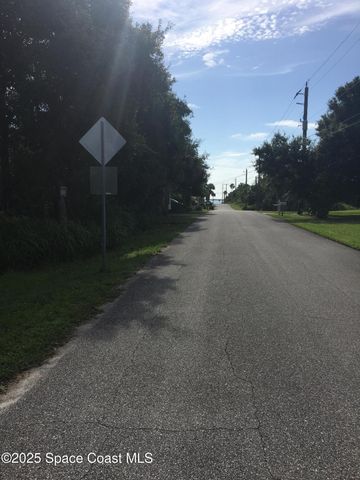 5 Chamberlin Terrace, Micco, FL 32976