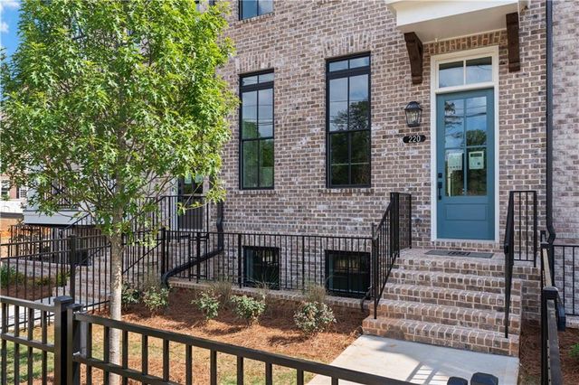220 Midnight Oak Run 2, Alpharetta, GA 30009