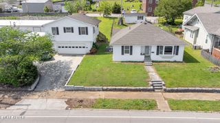 303 & 305 W Broadway St, Lenoir City, TN 37771