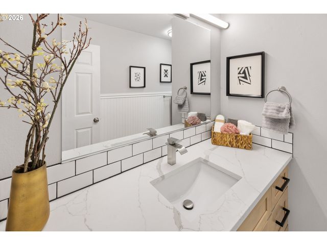 3911 N ATTU St, Portland, OR 97217