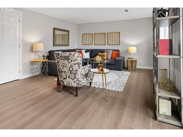 3911 N ATTU St, Portland, OR 97217