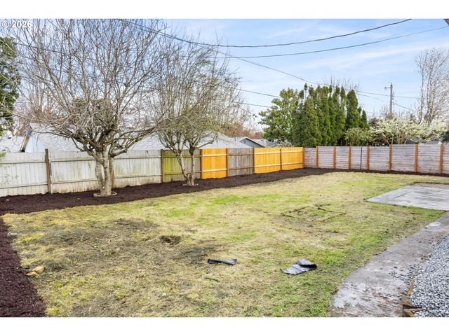 3911 N ATTU St, Portland, OR 97217