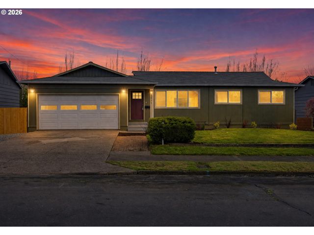 3911 N ATTU St, Portland, OR 97217