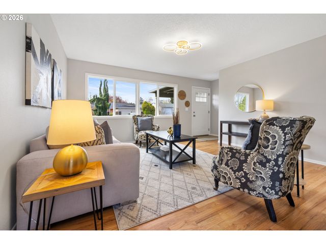 3911 N ATTU St, Portland, OR 97217