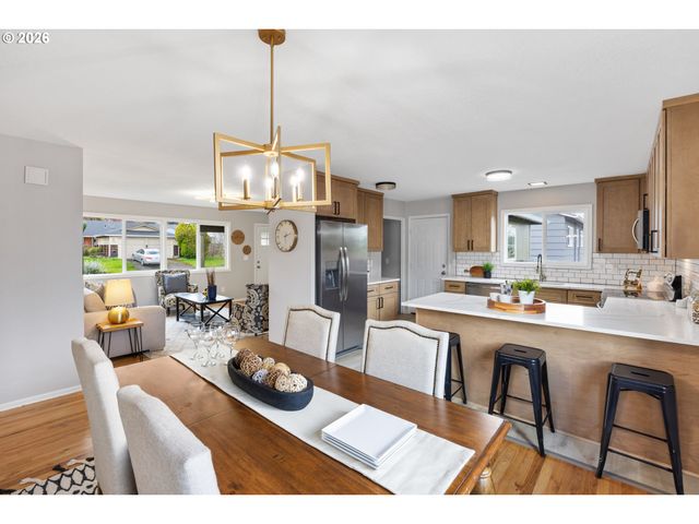 3911 N ATTU St, Portland, OR 97217