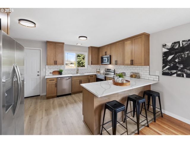 3911 N ATTU St, Portland, OR 97217