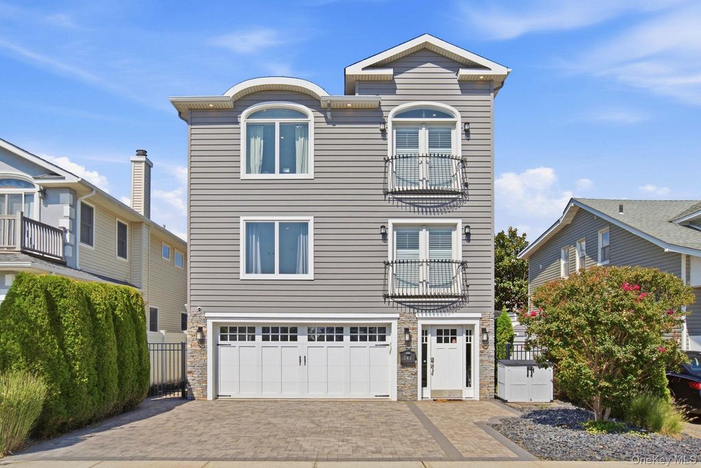 241 W Pine Street, Long Beach, NY 11561 — exterior