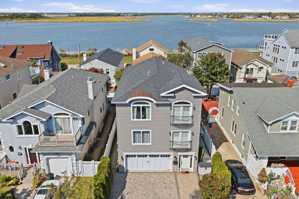 241 W Pine Street, Long Beach, NY 11561 — photo 2
